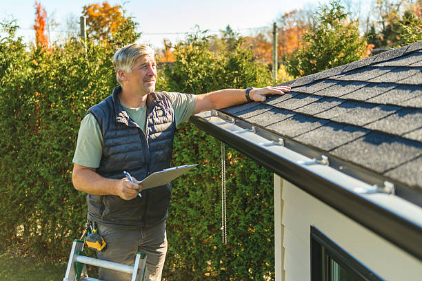 Professional Roofing technician working in Hinsdale, NH